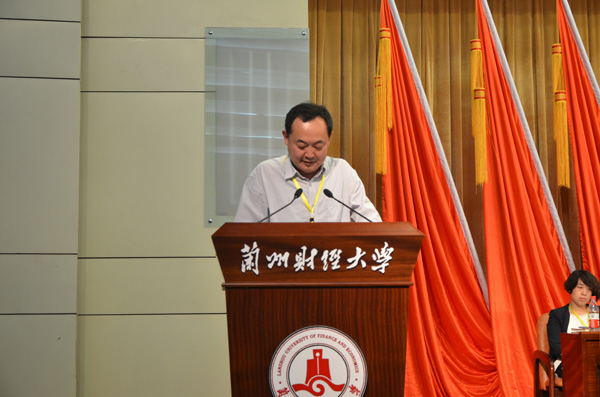 校纪委副书记曹涟作提案工作报告