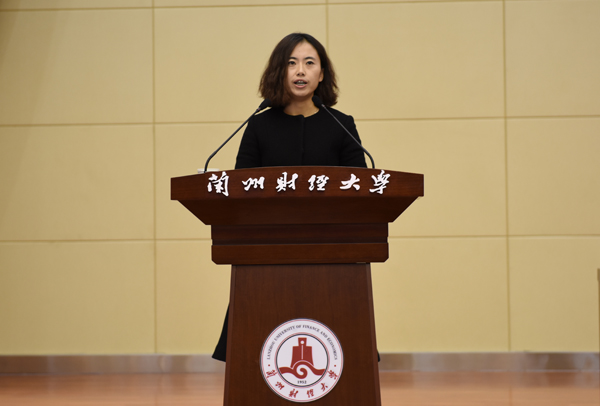 信息工程学院专职辅导员杨雅洁
