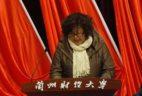 我校工会副主席赵俊代表群众组织致贺词