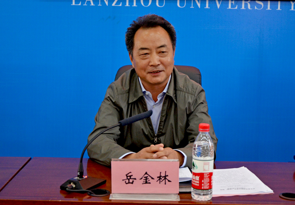 会上,陇南市委常委,市委秘书长岳金林同志介绍了陇南电商发展历程和